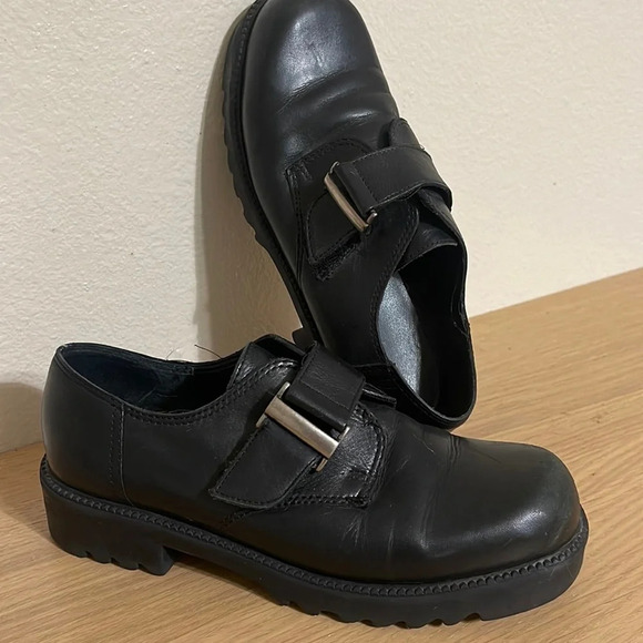 Vintage 90s Aposthrophe Black Leather Chucky Shoes with buckle size 6.5 - Picture 2 of 16